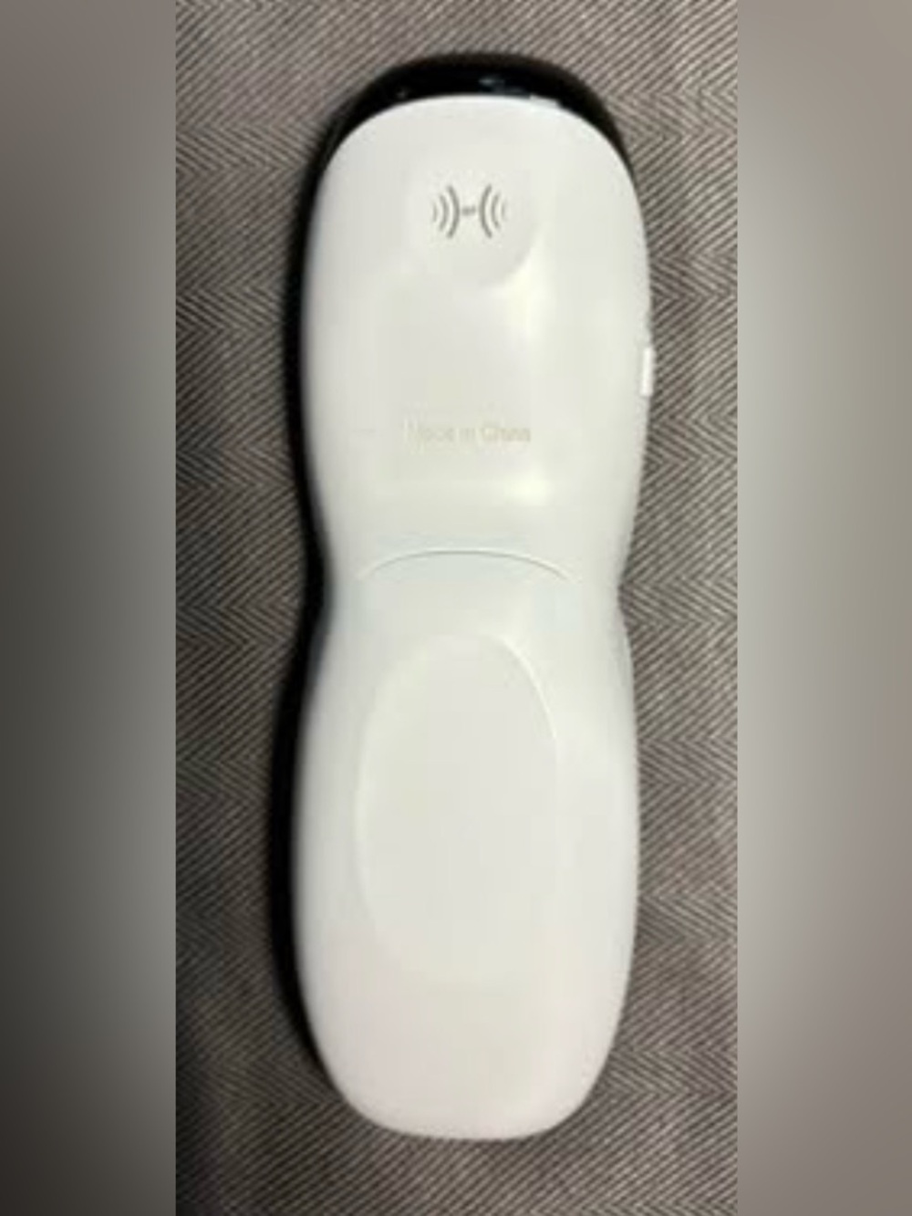 DIRECTV Light Up Remote Control 7" x 2" - Picture 3 of 4